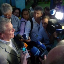 Rio: Joachim Gauck in der Favela